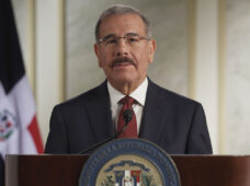 Presidente Danilo Medina entrega una escuela en Yaguate y dos estancias infantiles en Haina y Herrera