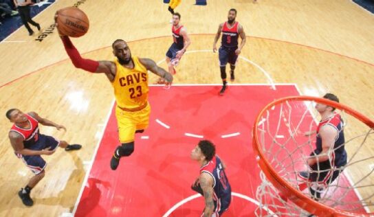 El destino de LeBron James podría llegar a pasar por Boston una vez más en los playoffs