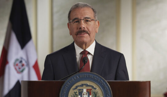 Presidente Danilo Medina pensiona a 36 periodistas