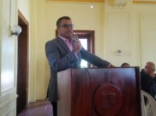 Senador San Cristóbal espera nuevo director Provincial frene depredación ríos y montañas