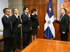 Procurador juramenta nuevos integrantes del Consejo Superior del Ministerio Público