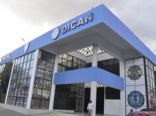 DICAN apresa hombre  tras incautarle 300 gramos de cocaína y una pistola durante allanamiento a vivienda en el municipio Licey