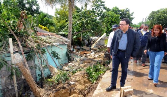 Andrés Navarro dispone reparación inmediata de escuelas afectadas por huracán Irma