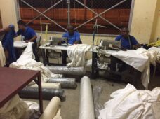 Internos del Modelo Penitenciario confeccionan 10 mil sábanas que utilizaría Plan Social de la Presidencia para damnificados huracán Irma