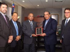 Magistrado Ray Guevara y tres jueces TC son distinguidos por Cónsul Dominicano en NY y los alcaldes de Paterson y Passaic