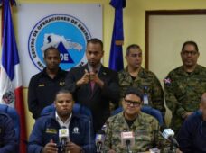 El COE mantiene ocho provincias en alerta roja por posible paso del huracán María