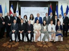 Navarro revisa junto a ministros de Educación de Centroamérica la política educativa de la región