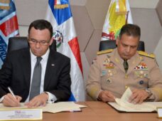 Navarro y Paulino Sem acuerdan alianza para mejorar la educación