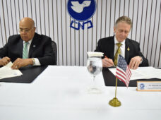 CONSEJO NACIONAL DE DROGAS FIRMA CONVENIO CON FUNDACIÓN POR UN MUNDO LIBRE DE DROGAS