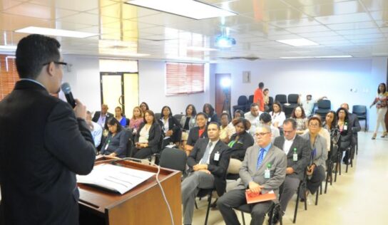 Ministerio de Salud realiza conferencia “La violencia de género se gesta en la infancia”