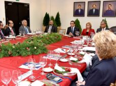 Andrés Navarro recibe aprobación del Consejo Nacional de Educación para Plan Estratégico Institucional