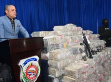 DNCD OCUPA MAS DE MIL PAQUETES PRESUMIBLEMENTE COCAINA EN BARAHONA