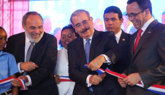 PRESIDENTE DANILO MEDINA ENTREGA CENTRO EDUCATIVO EN BOCA CHICA  CON 29 AULAS PARA LA JORNADA ESCOLAR EXTENDIDA
