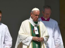 El Papa Francisco pide perdón por abusos de sacerdotes en su primer discurso en Chile