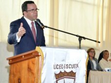 ANDRÉS NAVARRO LLAMA A ACUDIR MASIVAMENTE A CLASES EL LUNES 8 PARA CONTINUAR CON ÉXITO EL AÑO ESCOLAR