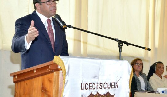 ANDRÉS NAVARRO LLAMA A ACUDIR MASIVAMENTE A CLASES EL LUNES 8 PARA CONTINUAR CON ÉXITO EL AÑO ESCOLAR