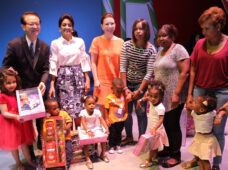 Con presentación de obra y juguetes para 5 mil niños, Despacho Primera Dama celebra Día de Reyes