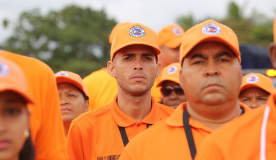 Jóvenes voluntarios del COE se benefician con becas nacionales e internacionales