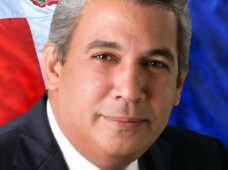 El cónsul Carlos Castillo dispone en NY se libere de pago por documentos consulares para adquirir viviendas en Ciudad Juan Bosch