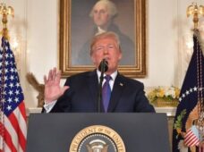 El presidente estadounidense Donald Trump inicia ofensiva bélica contra el régimen de El Asad