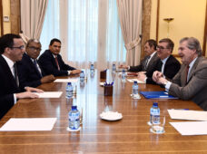 ANDRÉS NAVARRO TRABAJA ACUERDO CON MINISTRO DE EDUCACIÓN DE ESPAÑA PARA TELEVISIÓN EDUCATIVA