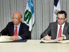 ANDRÉS NAVARRO FIRMA ACUERDO CON UNIVERSIDAD ISA PARA FORTALECER PROGRAMAS DE LA FACULTAD DE EDUCACIÓN