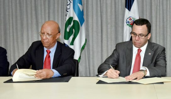 ANDRÉS NAVARRO FIRMA ACUERDO CON UNIVERSIDAD ISA PARA FORTALECER PROGRAMAS DE LA FACULTAD DE EDUCACIÓN