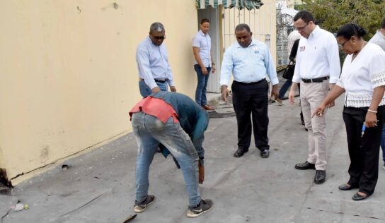 ANDRÉS NAVARRO LLAMA A ACUDIR A CLASES MAÑANA LUNES TRAS CONCLUIR SEMANA SANTA