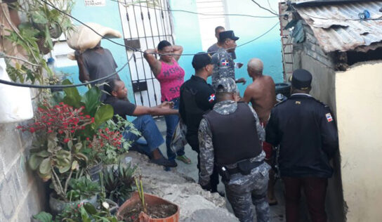 Policía saca de las calles otras 11 armas de fuego ilegales en barrios de SDE, Boca Chica y Guerra