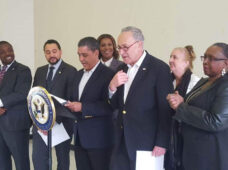 Congresista Espaillat y Senador Schumer salvan con fondos federales proyecto de vivienda Lakeview Apartments en Harlem en beneficio de la comunidad