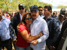 Danilo ofrece apoyo construcción granja crianza cerdos en Cienfuegos