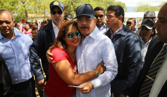 Danilo ofrece apoyo construcción granja crianza cerdos en Cienfuegos