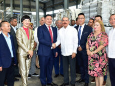 Danilo asiste a inauguración Kingtom Aluminio, primera empresa República Popular China en RD