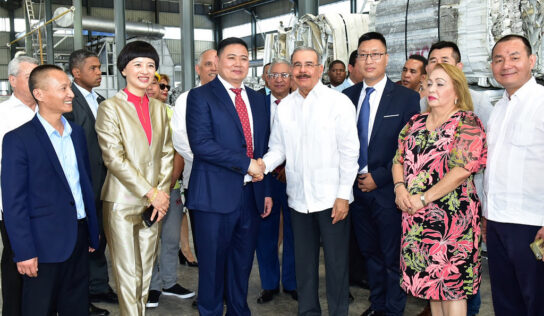Danilo asiste a inauguración Kingtom Aluminio, primera empresa República Popular China en RD