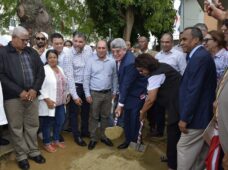 FONPER da primer picazo para construir Centro de Salud Mamá Chen Santiago