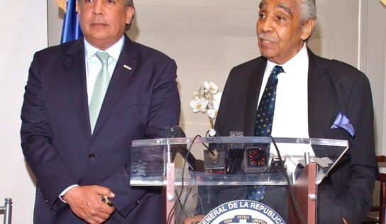 El ex congresista estadounidense Charles Rangel da bienvenida a decisión del Gobierno Dominicano de establecer relaciones con China