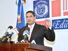 ANDRES NAVARRO INVITA DOCENTES A REGISTRARSE Y PARTICIPAR EN ÚLTIMA FASE DE LA EVALUACIÓN DEL DESEMPEÑO