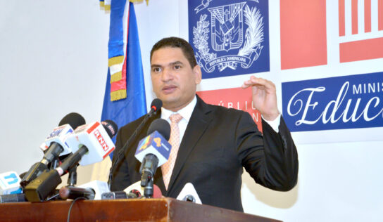 ANDRES NAVARRO INVITA DOCENTES A REGISTRARSE Y PARTICIPAR EN ÚLTIMA FASE DE LA EVALUACIÓN DEL DESEMPEÑO