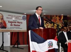 ANDRÉS NAVARRO EXHORTA A MAESTROS Y ESTUDIANTES A SER REFERENTES POSITIVOS PARA LA SOCIEDAD