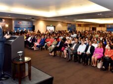 ANDRÉS NAVARRO LANZA EL SISTEMA NACIONAL DE INDUCCIÓN A DOCENTES DE NUEVO INGRESO