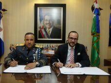 Banco de Reservas dará facilidades para que policías adquieran vivienda