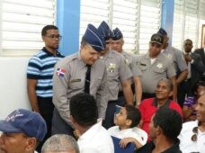 Director PN se reúne con comunitarios del barrio 27 de Febrero