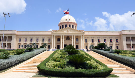 Danilo Medina designa embajadores en Cuba y Santa Sede; y director ADESS