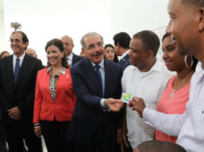 Danilo pone en marcha Teleférico de Santo Domingo