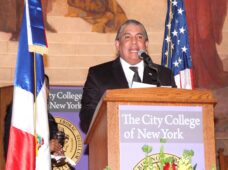 Consulado de RD en Nueva York reconoce 398 estudiantes en medio de emocionante y conmovedora ceremonia