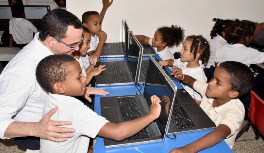 ANDRÉS NAVARRO ESTABLECE ACUERDO DE COGESTIÓN PARA ATENCIÓN DE NIÑOS Y NIÑAS EN CONDICIONES DE VULNERABILIDAD