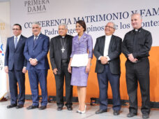 Programa Comunidades Inteligentes del Despacho de la Primera Dama auspicia conferencia Matrimonio y Familia