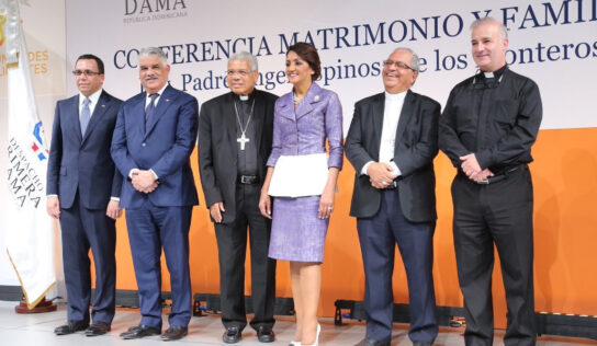 Programa Comunidades Inteligentes del Despacho de la Primera Dama auspicia conferencia Matrimonio y Familia