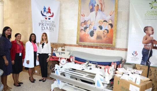 Despacho Primera Dama aporta medicamentos, alimentos y equipos para pacientes Hospital Docente Padre Billini