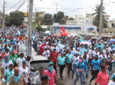 Miles marchan por integrar las tres excepciones a la penalización del aborto en el Código Penal